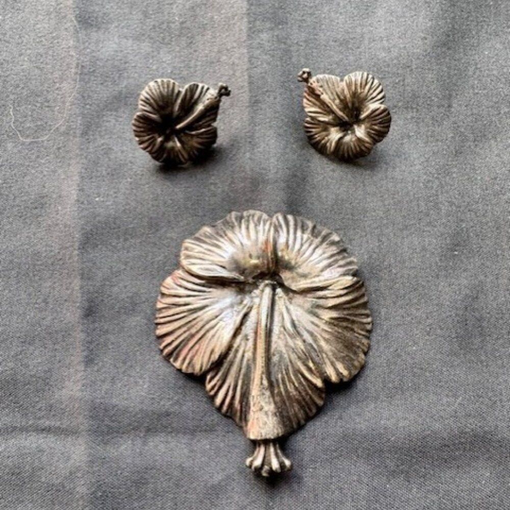 Rare Vintage Ming's Honolulu Sterling Hibiscus Brooch and Earrings Set